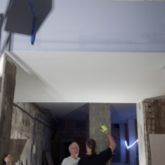 Partieller Wandanstrich vor Montage der Lüftungskanäle